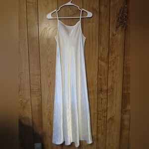 Vintage White Leaf Print Halston Nightgown Womens size Medium